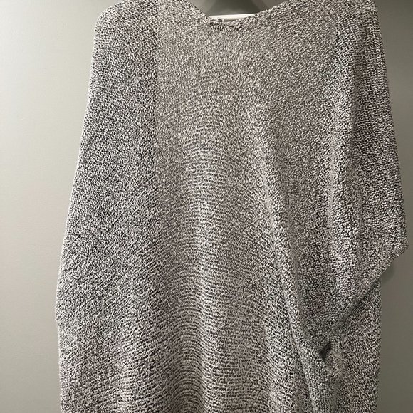 Aritzia Community Iconic Cape Oversized Cardigan Knit Sweater Women’s Size XXS - Picture 7 of 9